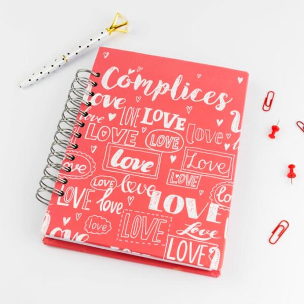 Cómplices de amor · Andariega Store 2021